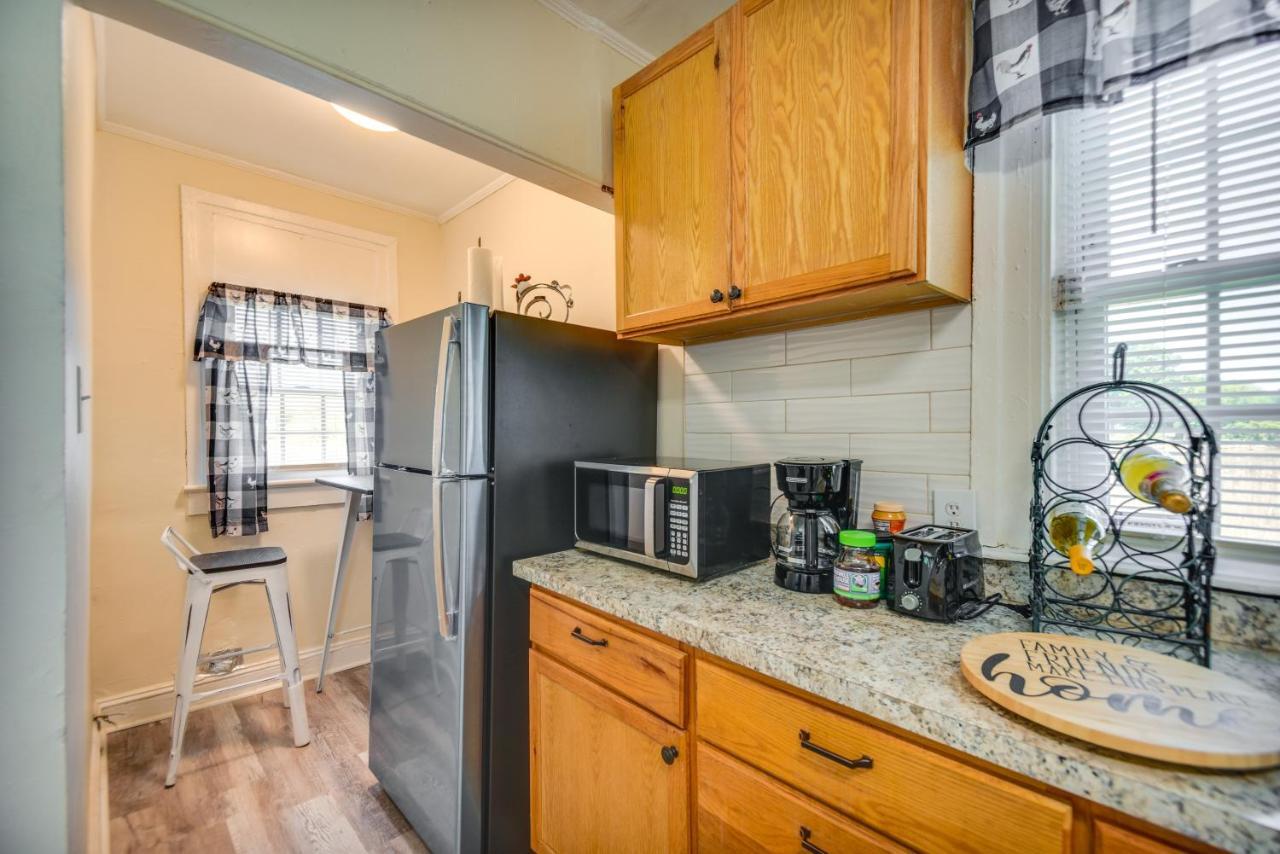 Charming Newport News Cottage Less Than 1 Mi To Ocean! Hampton Exterior foto